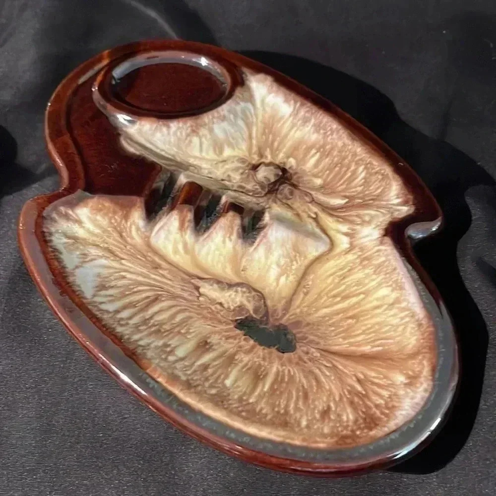 Vintage MCM Ries Hand Decorated Ashtray….. Excellent Condition 7” x 4 1/2”